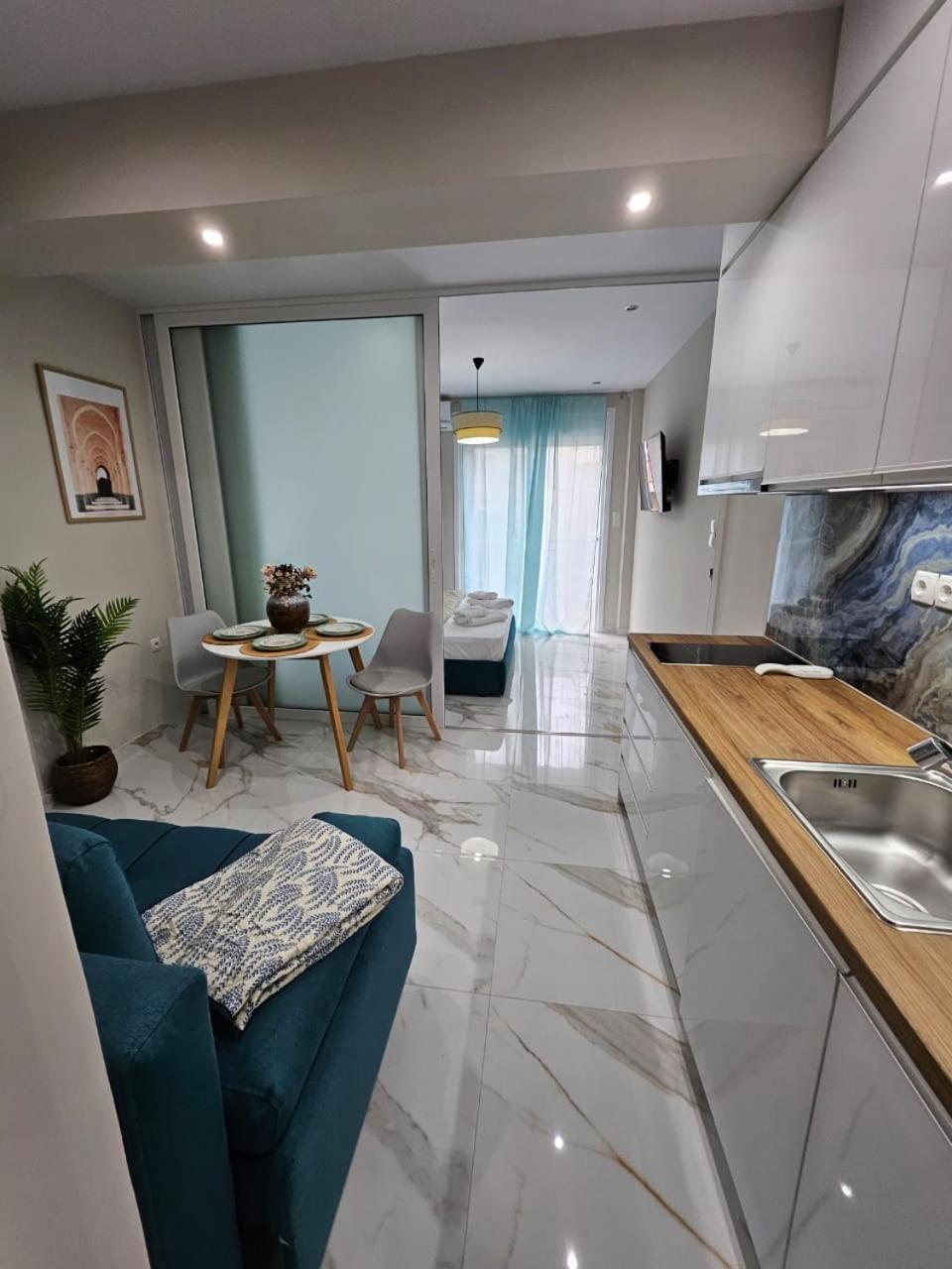 Agora Luxury Apartment 7 루트라키 외부 사진