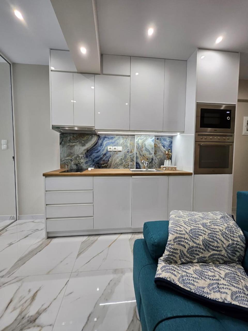 Agora Luxury Apartment 7 루트라키 외부 사진